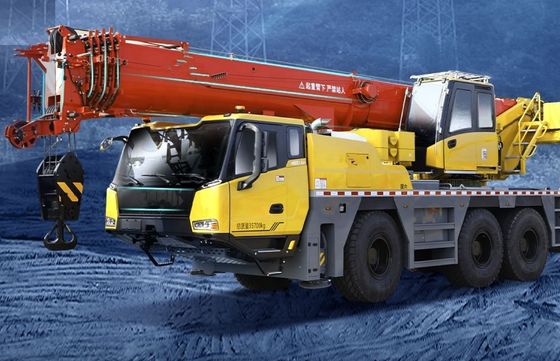 Máy xây dựng Xe tải di động Cẩu 60 tấn Xe tải gắn crane Euro 4
