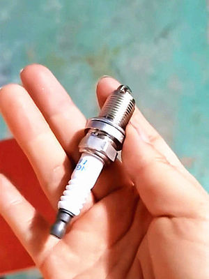 Sinotruk HOWO Shacman VG1560080701 Bộ phận phụ tùng động cơ Đòi lửa nguyên bản để thay thế