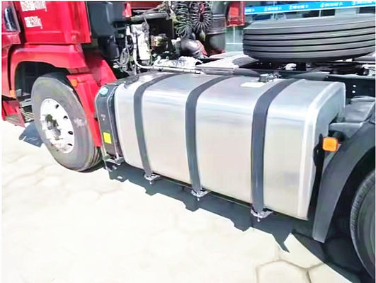 Xe đầu kéo hạng nặng với dung tích nhiên liệu 600L+300L, chiều dài cơ sở 3500 mm và cỡ lốp 11.00R20/12.00R20/12R22.5/315/80R22.5